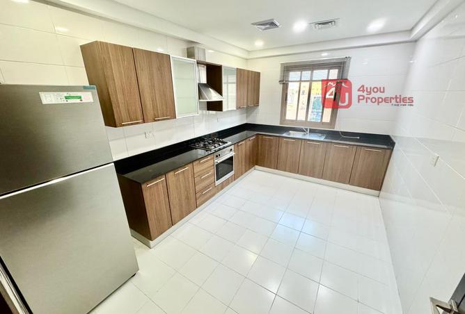 985957 - Property Image 2