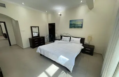 Apartment - 2 Bedrooms - 2 Bathrooms for rent in Sanabis - Manama - Capital Governorate