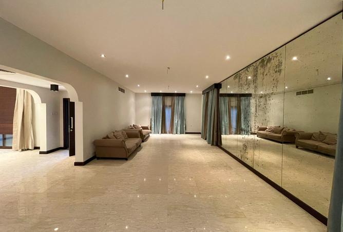 954522 - Property Image 2