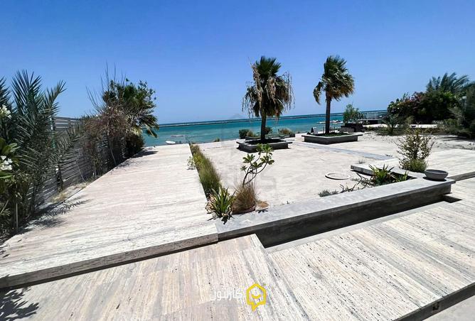 710968 - Property Image 2