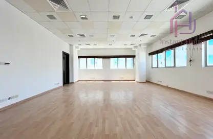Office Space - Studio - 1 Bathroom for rent in Seef - Capital Governorate