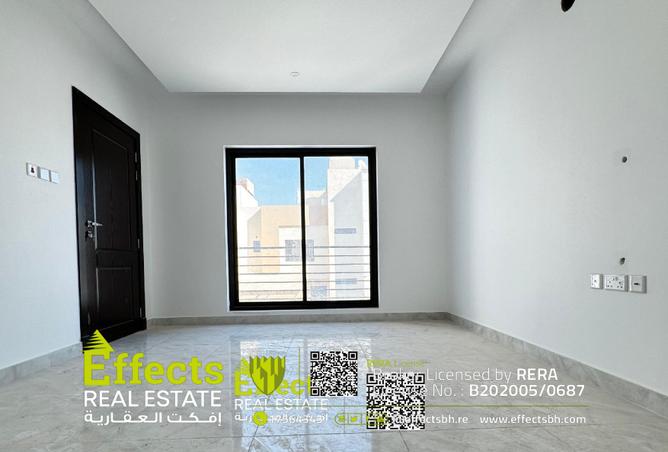 887399 - Property Image 2