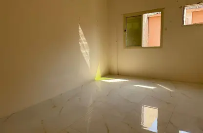Apartment - 2 Bedrooms - 1 Bathroom for rent in Gudaibiya - Manama - Capital Governorate