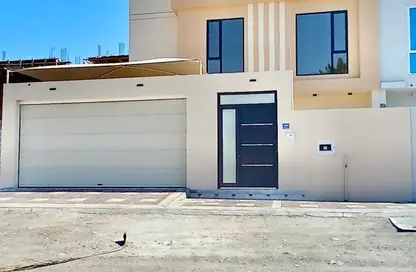 Villa - 4 Bedrooms - 5 Bathrooms for sale in Karzakkan - Northern Governorate