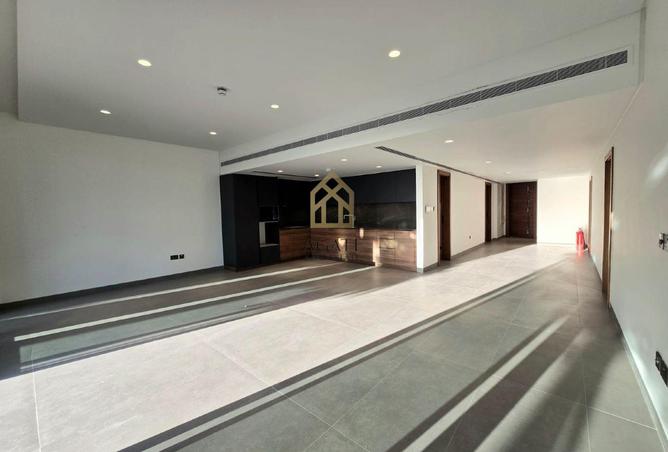 957233 - Property Image 2