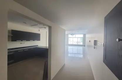 Apartment - 2 Bedrooms - 2 Bathrooms for rent in Mahooz - Manama - Capital Governorate