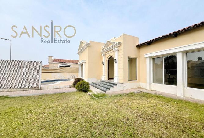 987565 - Property Image 2