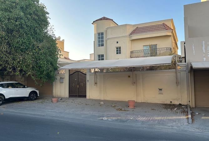 961327 - Property Image 2