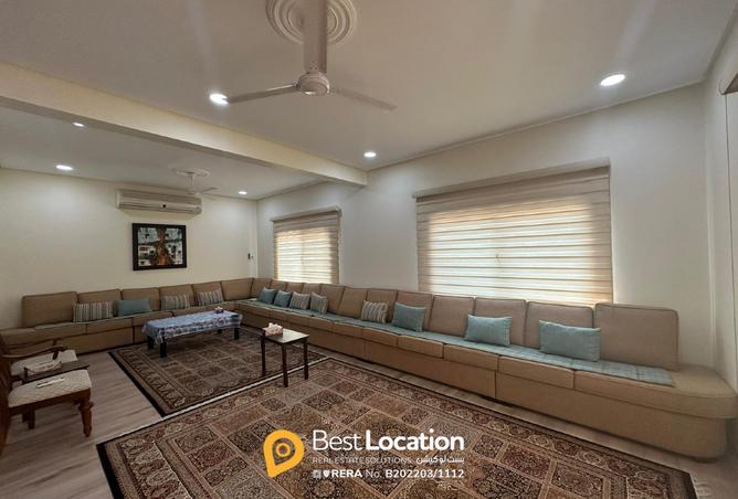 932313 - Property Image 2