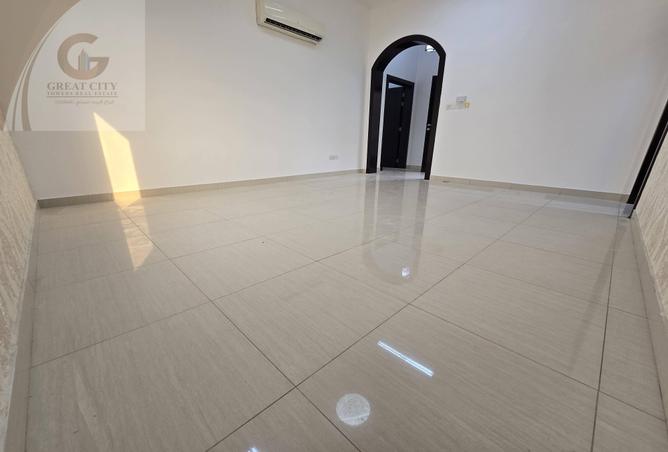 967569 - Property Image 2