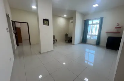 Apartment - 3 Bedrooms - 2 Bathrooms for rent in Exhibition Road - Hoora - Capital Governorate