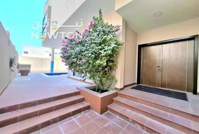 984989 - Property Image 2