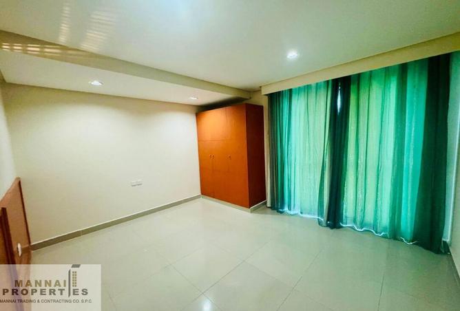 985459 - Property Image 3