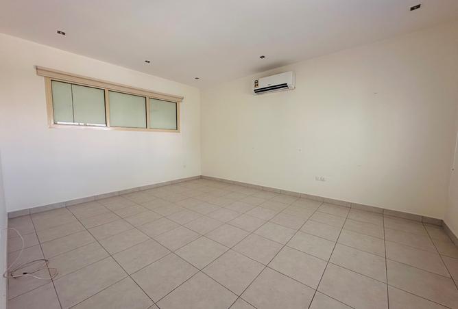 979266 - Property Image 3