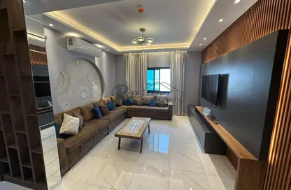 Apartment - 3 Bedrooms - 4 Bathrooms for rent in Busaiteen - Muharraq Governorate