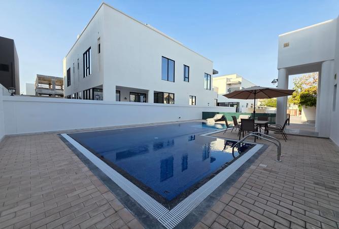 957415 - Property Image 3
