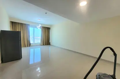 Apartment - Studio - 1 Bathroom for rent in Al Burhama - Manama - Capital Governorate