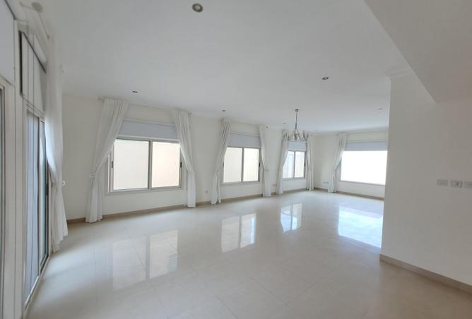 981984 - Property Image 2