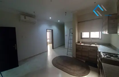 Apartment - 2 Bathrooms for rent in Janabiya - Northern Governorate
