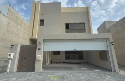 فيلا - 5 غرف نوم - 6 حمامات للبيع في البسيتين - المحرق