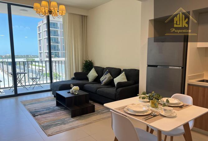956093 - Property Image 2
