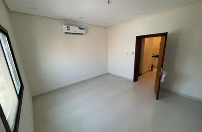 Apartment - Studio - 1 Bathroom for rent in Gudaibiya - Manama - Capital Governorate