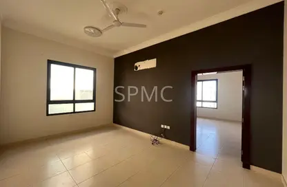 Apartment - 2 Bedrooms - 2 Bathrooms for rent in Janabiya - Northern Governorate
