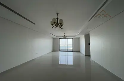 Empty Room image for: Apartment - 2 Bedrooms - 3 Bathrooms for sale in Danat Al Bahrain - Southern Governorate, Image 1