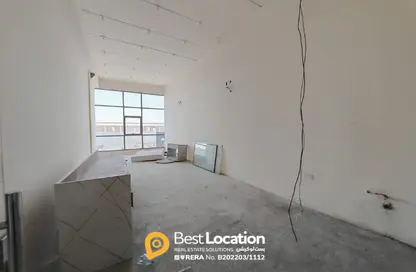Shop - Studio - 4 Bathrooms for rent in Jidhafs - Northern Governorate