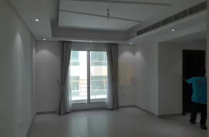 Empty Room image for: Apartment - 2 Bedrooms - 2 Bathrooms for rent in Al Burhama - Manama - Capital Governorate, Image 1