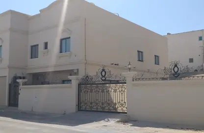 فيلا - 6 غرف نوم - 8 حمامات للبيع في البسيتين - المحرق