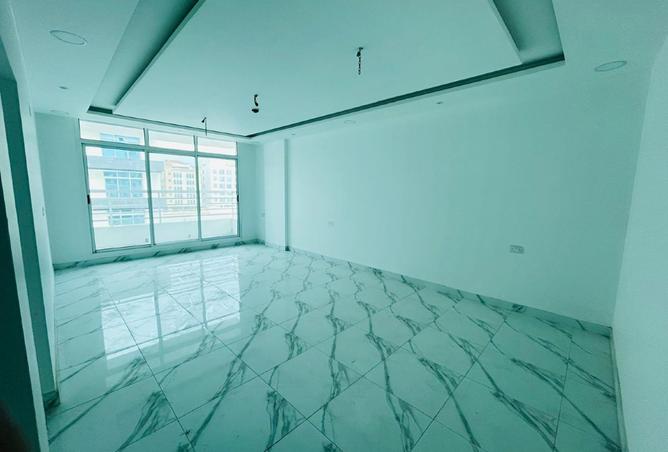 975580 - Property Image 2