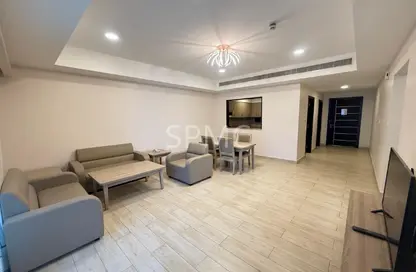 Apartment - 2 Bedrooms - 3 Bathrooms for rent in Al Juffair - Capital Governorate