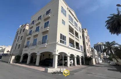 عمارة بالكامل - 6 غرف نوم - 8 حمامات للبيع في القفول - المنامة - محافظة العاصمة