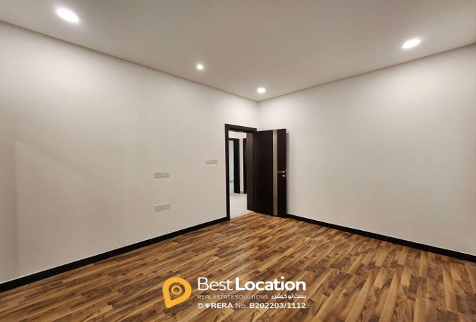 956600 - Property Image 3