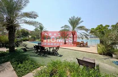 فيلا - 4 غرف نوم - 6 حمامات للايجار في شارع أمواج - أمواج - المحرق
