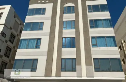 عمارة بالكامل - استوديو - 8 حمامات للبيع في قلالي - المحرق
