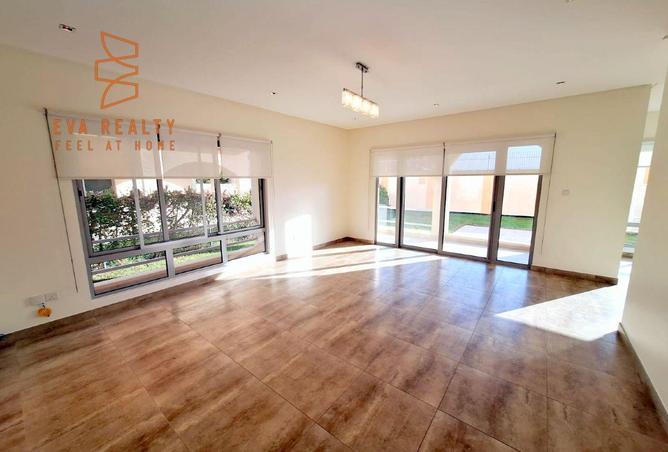 988356 - Property Image 2