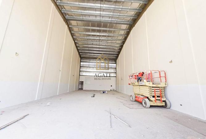 982427 - Property Image 3