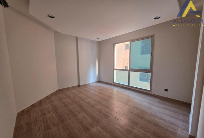 952270 - Property Image 2