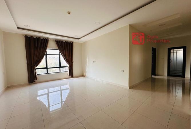 985945 - Property Image 2