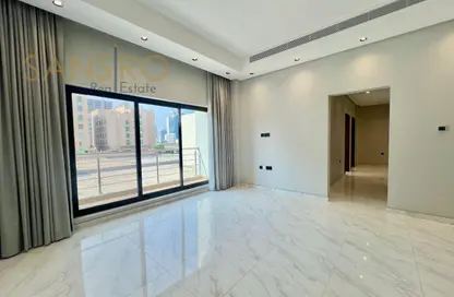 Apartment - 3 Bedrooms - 2 Bathrooms for rent in Sanabis - Manama - Capital Governorate