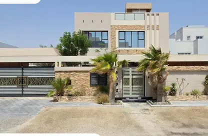 Villa - 5 Bedrooms - 6 Bathrooms for sale in Ras Hayan - Southern Governorate