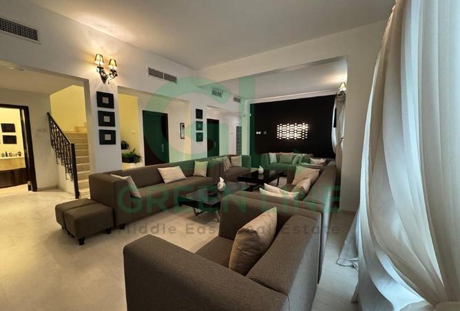 968100 - Property Image 2