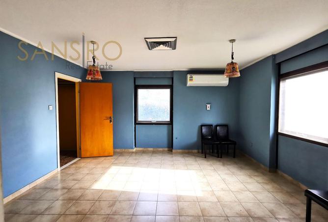 982554 - Property Image 3