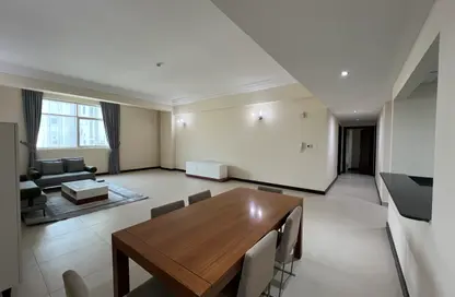 Apartment - 2 Bedrooms - 4 Bathrooms for rent in Mahooz - Manama - Capital Governorate