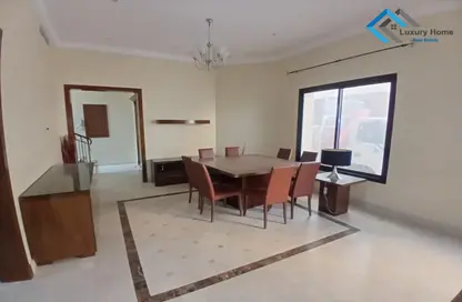 Villa - 4 Bedrooms - 5 Bathrooms for rent in Busaiteen - Muharraq Governorate