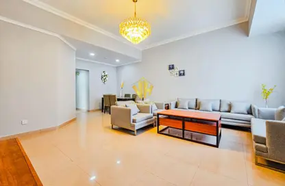 Apartment - 3 Bedrooms - 3 Bathrooms for rent in Al Juffair - Capital Governorate