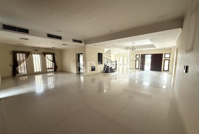 979714 - Property Image 2