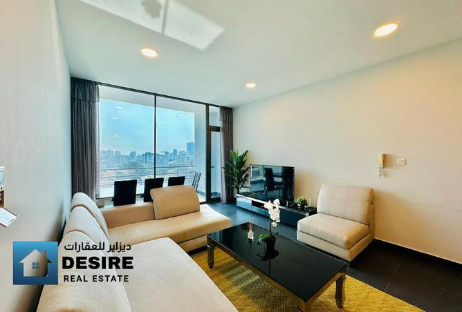 985371 - Property Image 2